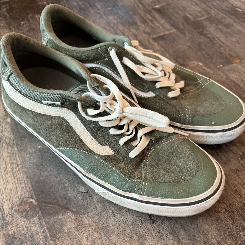 Men’s Vans low top shoes, Green, size 11.5
